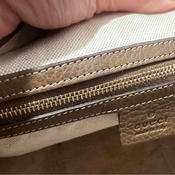 Gucci Handbag - Picture 6 of 11
